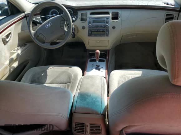 2007 Hyundai Azera GLS с VIN KMHFC46D47A236539, выставлен на аукционе Copart как лот 80726095 с пробегом 202 208 миль миль и Списание • Salvage title. История ставок и продаж доступна на DreamBid. Изображение 8.