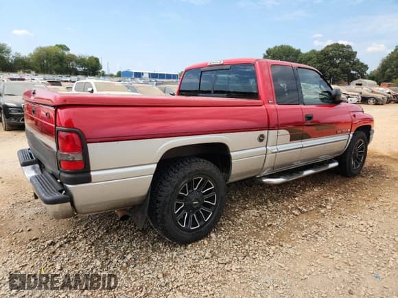 ✅ 2001 Dodge 1500 • VIN: 3B7HC13ZX1G236551 • Лот: 80995385. Опубликован ранее на Copart с пробегом 320 696 миль. Бесплатный доступ к архиву аукционных продаж из США и подробный отчёт об истории автомобиля на DreamBid. Изображение 3.