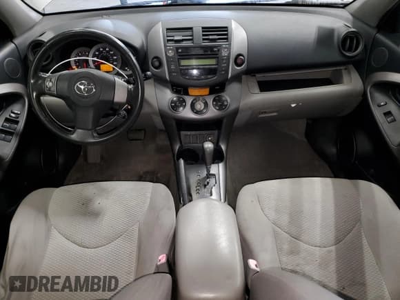 ✅ 2007 Toyota RAV4 Limited • VIN: JTMZD31V776025606 • Lot: 91270145. Wystawiony na Copart z przebiegiem 141 756 mil. Bezpłatny archiwum sprzedaży aukcyjnych z USA i szczegółowy raport historii pojazdu na DreamBid. Zdjęcie 8.