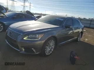 ✅ 2013 Lexus LS 460 • VIN: JTHBL5EF7D5120198 • Lot: 89697375. Wystawiony na Copart z przebiegiem 108 384 mil. Bezpłatny archiwum sprzedaży aukcyjnych z USA i szczegółowy raport historii pojazdu na DreamBid. Zdjęcie 1.