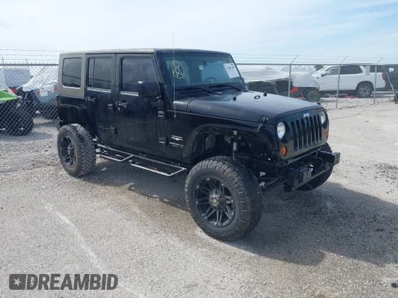 ✅ 2008 Jeep Wrangler Unlimited Sahara • VIN: 1J4GA59188L587606 • Lot: 43082389. Listed on IAAI with 120,757 mi. Free auction sales archive from the USA and detailed vehicle history report at DreamBid. Image 1.