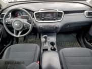 ✅ 2017 Kia Sorento LX • VIN: 5XYPG4A57HG320398 • Lot: 93325165. Listed on Copart with 176,585 mi. Free auction sales archive from the USA and detailed vehicle history report at DreamBid. Image 8.