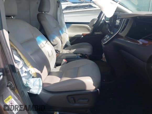 ✅ 2016 Toyota Sienna XLE • VIN: 5TDYK3DCXGS715250 • Лот: 43197066. Опубликован ранее на IAAI с пробегом 161 887 миль. Бесплатный доступ к архиву аукционных продаж из США и подробный отчёт об истории автомобиля на DreamBid. Изображение 5.