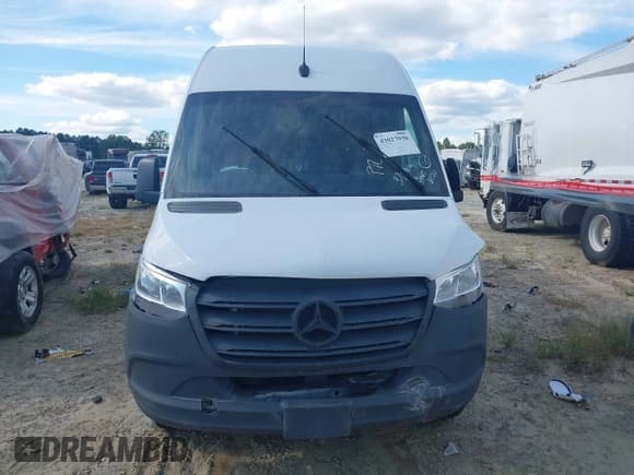 ✅ 2023 Mercedes-Benz Sprinter Cargo • VIN: W1Y40CHY1PT150152 • Lot: 43027930. Wystawiony na IAAI z przebiegiem 37 066 mil. Bezpłatny archiwum sprzedaży aukcyjnych z USA i szczegółowy raport historii pojazdu na DreamBid. Zdjęcie 16.