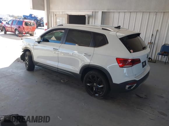 ✅ 2022 Volkswagen Taos SE • VIN: 3VVSX7B27NM080138 • Lot: 43684744. Listed on IAAI with 46,485 mi. Free auction sales archive from the USA and detailed vehicle history report at DreamBid. Image 3.