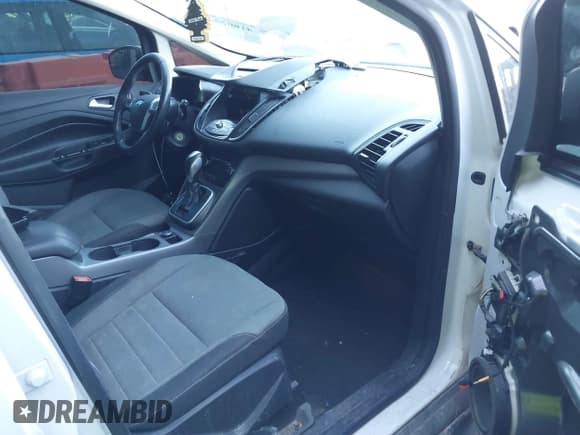 ✅ 2016 Ford C-Max SE • VIN: 1FADP5AU5GL109919 • Lot: 41602524. Wystawiony na IAAI z przebiegiem 206 198 mil. Bezpłatny archiwum sprzedaży aukcyjnych z USA i szczegółowy raport historii pojazdu na DreamBid. Zdjęcie 5.