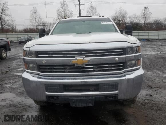 ✅ 2015 Chevrolet Silverado 2500HD LT • VIN: 1GC1KVEG3FF165208 • Lot: 82138144. Wystawiony na Copart z przebiegiem 311 427 mil. Bezpłatny archiwum sprzedaży aukcyjnych z USA i szczegółowy raport historii pojazdu na DreamBid. Zdjęcie 5.
