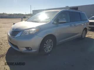 ✅ 2011 Toyota Sienna XLE • VIN: 5TDYK3DC1BS071534 • Лот: 84883985. Опубликован ранее на Copart с пробегом 169 941 миль. Бесплатный доступ к архиву аукционных продаж из США и подробный отчёт об истории автомобиля на DreamBid. Изображение 1.