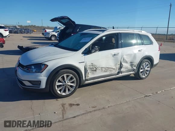 ✅ 2017 Volkswagen Golf S • VIN: 3VWH17AU1HM512348 • Lot: 43617107. Listed on IAAI with 79,960 mi. Free auction sales archive from the USA and detailed vehicle history report at DreamBid. Image 17.