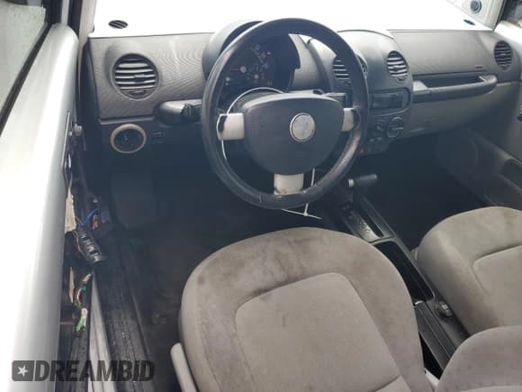 ✅ 2000 Volkswagen Beetle GLS • VIN: 3VWCD21C5YM469824 • Lot: 68413605. Listed on Copart with 197,242 mi. Free auction sales archive from the USA and detailed vehicle history report at DreamBid. Image 8.