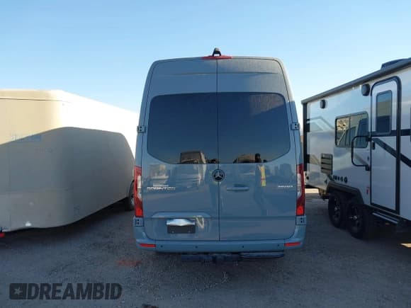 ✅ 2021 Mercedes-Benz Sprinter Cargo • VIN: W1W4ECHY5MT075011 • Lot: 41364920. Listed on IAAI with 22,421 mi. Free auction sales archive from the USA and detailed vehicle history report at DreamBid. Image 16.