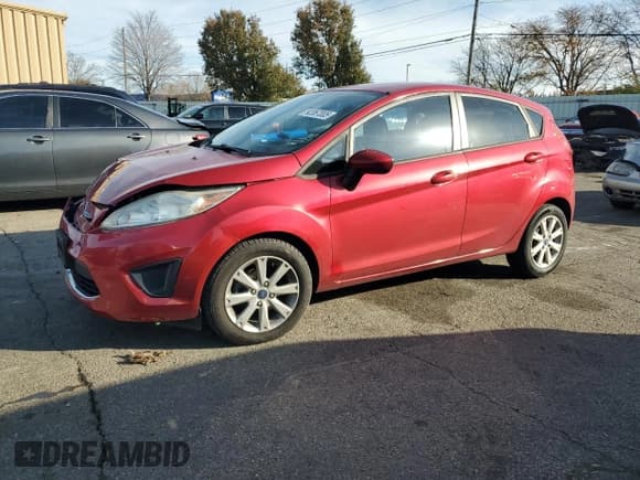 ✅ 2012 Ford Fiesta SE • VIN: 3FADP4EJ9CM158687 • Лот: 92367005. Опубликован ранее на Copart с пробегом 79 693 миль. Бесплатный доступ к архиву аукционных продаж из США и подробный отчёт об истории автомобиля на DreamBid. Изображение 1.