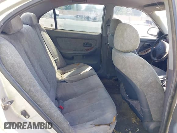 ✅ 2002 Hyundai Elantra GLS • VIN: KMHDN45DX2U427571 • Lot: 42709910. Wystawiony na IAAI z przebiegiem 283 210 mil. Bezpłatny archiwum sprzedaży aukcyjnych z USA i szczegółowy raport historii pojazdu na DreamBid. Zdjęcie 8.