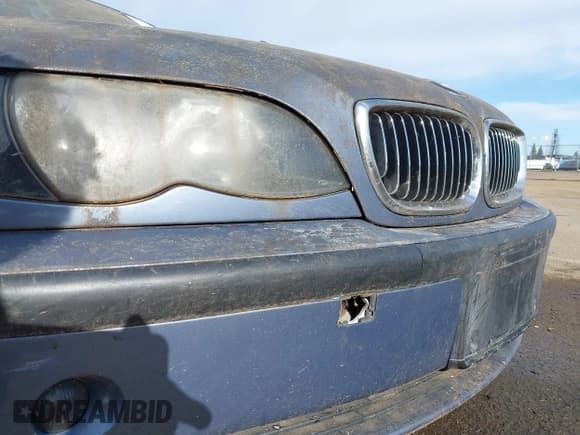 ✅ 2004 BMW 3 Series 325i • VIN: WBAAZ33434KP83350 • Lot: 41993657. Listed on IAAI with 123,867 mi. Free auction sales archive from the USA and detailed vehicle history report at DreamBid. Image 6.