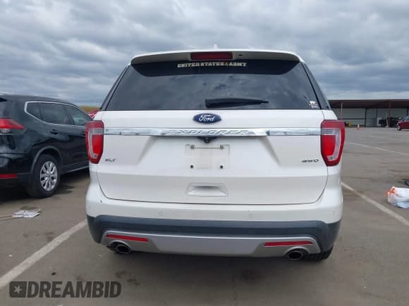 ✅ 2017 Ford Explorer XLT • VIN: 1FM5K8D80HGD91339 • Lot: 42132980. Wystawiony na IAAI z przebiegiem 160 084 mil. Bezpłatny archiwum sprzedaży aukcyjnych z USA i szczegółowy raport historii pojazdu na DreamBid. Zdjęcie 16.