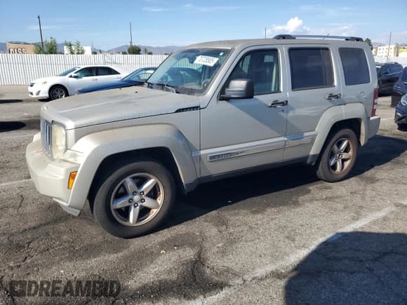 ✅ 2008 Jeep Liberty Limited • VIN: 1J8GP58K98W161770 • Lot: 70728585. Listed on Copart with 108,205 mi. Free auction sales archive from the USA and detailed vehicle history report at DreamBid. Image 1.