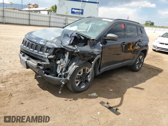 ✅ 2018 Jeep Compass Trailhawk • VIN: 3C4NJDDB6JT403894 • Lot: 71700245. Wystawiony na Copart z przebiegiem 112 187 mil. Bezpłatny archiwum sprzedaży aukcyjnych z USA i szczegółowy raport historii pojazdu na DreamBid. Zdjęcie 1.