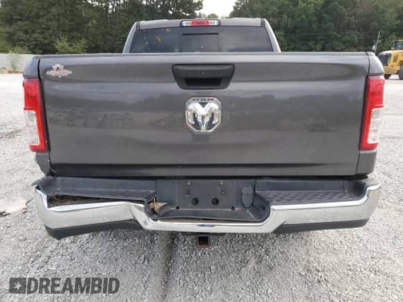 2020 Ram 1500 Tradesman z VIN 1C6RREGTXLN237345, wystawiony jako Copart lot #71566015 z przebiegiem 69 685 mil mil oraz Szkoda całkowita • Salvage title. Historia ofert i sprzedaży dostępna na DreamBid. Obrazek 6.