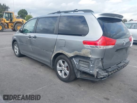 ✅ 2011 Toyota Sienna LE • VIN: 5TDKK3DC3BS166179 • Lot: 43740299. Listed on IAAI with 96,669 mi. Free auction sales archive from the USA and detailed vehicle history report at DreamBid. Image 3.
