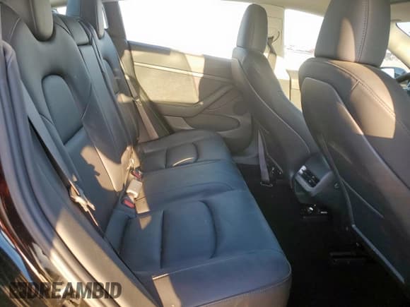 ✅ 2023 Tesla Model 3 • VIN: 5YJ3E1EA0PF641747 • Lot: 51697655. Wystawiony na Copart z przebiegiem 24 435 mil. Bezpłatny archiwum sprzedaży aukcyjnych z USA i szczegółowy raport historii pojazdu na DreamBid. Zdjęcie 10.