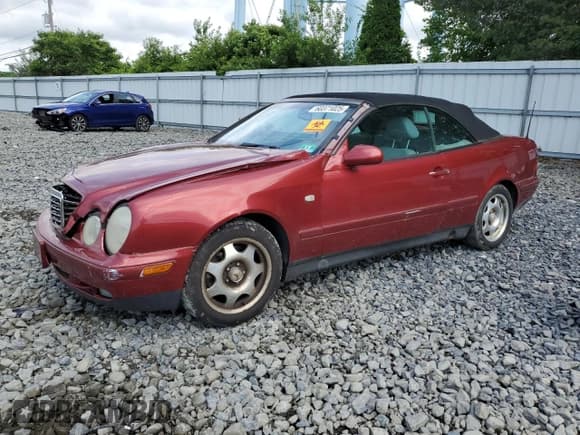 ✅ 1999 Mercedes-Benz CLK 320/430 • VIN: WDBLK65G4XT005273 • Lot: 60371025. Listed on Copart with 88,181 mi. Free auction sales archive from the USA and detailed vehicle history report at DreamBid. Image 1.