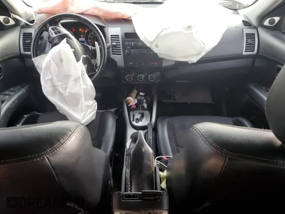 ✅ 2011 Mitsubishi Outlander SE • VIN: JA4AS3AW5BU034105 • Lot: 87313584. Listed on Copart with 249,221 mi. Free auction sales archive from the USA and detailed vehicle history report at DreamBid. Image 8.