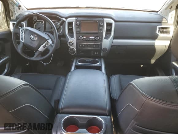 ✅ 2018 Nissan Titan Pro-4X • VIN: 1N6BA1F46JN526785 • Lot: 71754185. Wystawiony na Copart z przebiegiem 85 191 mil. Bezpłatny archiwum sprzedaży aukcyjnych z USA i szczegółowy raport historii pojazdu na DreamBid. Zdjęcie 8.