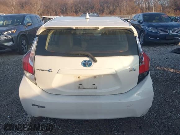 ✅ 2015 Toyota Prius One • VIN: JTDKDTB38F1105894 • Lot: 43747819. Listed on IAAI with 126,093 mi. Free auction sales archive from the USA and detailed vehicle history report at DreamBid. Image 16.