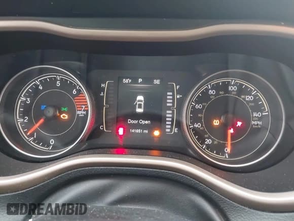 ✅ 2016 Jeep Cherokee Latitude • VIN: 1C4PJMCB5GW162309 • Lot: 43524702. Wystawiony na IAAI z przebiegiem 141 651 mil. Bezpłatny archiwum sprzedaży aukcyjnych z USA i szczegółowy raport historii pojazdu na DreamBid. Zdjęcie 7.