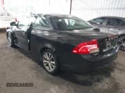 ✅ 2012 Volvo C70 T5 • VIN: YV1672MC1CJ126687 • Lot: 42685539. Wystawiony na IAAI z przebiegiem 92 969 mil. Bezpłatny archiwum sprzedaży aukcyjnych z USA i szczegółowy raport historii pojazdu na DreamBid. Zdjęcie 3.