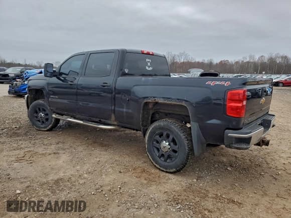 ✅ 2015 Chevrolet Silverado 2500HD LT • VIN: 1GC1KVEGXFF133243 • Lot: 93625235. Listed on Copart with 201,769 mi. Free auction sales archive from the USA and detailed vehicle history report at DreamBid. Image 2.