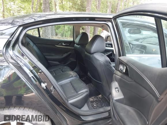 ✅ 2018 Nissan Maxima Platinum • VIN: 1N4AA6AP4JC385679 • Lot: 42626773. Wystawiony na IAAI z przebiegiem 79 081 mil. Bezpłatny archiwum sprzedaży aukcyjnych z USA i szczegółowy raport historii pojazdu na DreamBid. Zdjęcie 8.