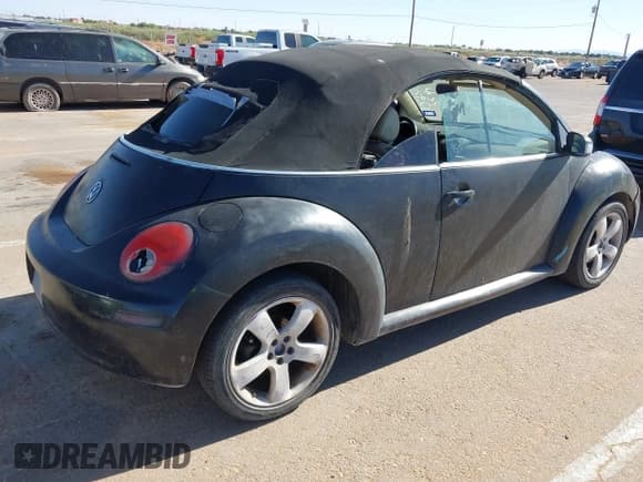 ✅ 2007 Volkswagen Beetle • VIN: 3VWSF31YX7M403856 • Lot: 42419312. Listed on IAAI with 175,004 mi. Free auction sales archive from the USA and detailed vehicle history report at DreamBid. Image 4.