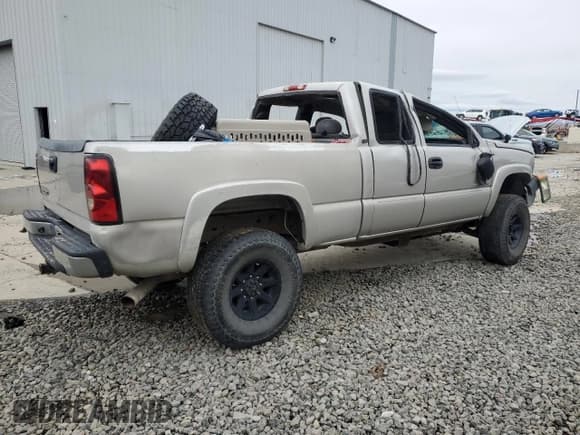 ✅ 2006 Chevrolet Silverado 2500HD Work Truck • VIN: 1GCHK29U06E211466 • Lot: 45384955. Wystawiony na Copart z przebiegiem Nie podano. Bezpłatny archiwum sprzedaży aukcyjnych z USA i szczegółowy raport historii pojazdu na DreamBid. Zdjęcie 3.