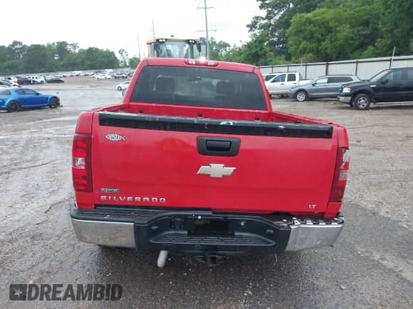 2010 Chevrolet Silverado 1500 LT z VIN 3GCRCSEA8AG127717, wystawiony jako IAAI lot #41820169 z przebiegiem 163 431 mil mil oraz . Historia ofert i sprzedaży dostępna na DreamBid. Obrazek 17.