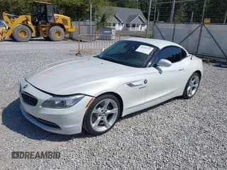 ✅ 2016 BMW Z4 sDrive28i • VIN: WBALL5C50GP557935 • Lot: 43256757. Wystawiony na IAAI z przebiegiem 110 380 mil. Bezpłatny archiwum sprzedaży aukcyjnych z USA i szczegółowy raport historii pojazdu na DreamBid. Zdjęcie 2.