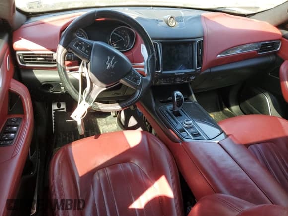 ✅ 2017 Maserati Levante • VIN: ZN661XUS7HX221835 • Лот: 49716655. Опубликован ранее на Copart с пробегом 93 977 миль. Бесплатный доступ к архиву аукционных продаж из США и подробный отчёт об истории автомобиля на DreamBid. Изображение 8.