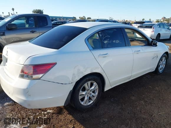 ✅ 2008 Honda Accord LX-P • VIN: JHMCP26468C037903 • Lot: 43800289. Listed on IAAI with 153,551 mi. Free auction sales archive from the USA and detailed vehicle history report at DreamBid. Image 4.