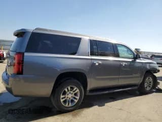 ✅ 2019 Chevrolet Suburban LS • VIN: 1GNSCGKC6KR209877 • Lot: 77125534. Wystawiony na Copart z przebiegiem 67 591 mil. Bezpłatny archiwum sprzedaży aukcyjnych z USA i szczegółowy raport historii pojazdu na DreamBid. Zdjęcie 3.