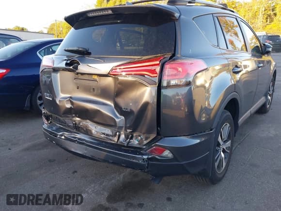✅ 2017 Toyota RAV4 XLE • VIN: JTMWFREVXHJ149801 • Lot: 43482881. Listed on IAAI with 33,402 mi. Free auction sales archive from the USA and detailed vehicle history report at DreamBid. Image 6.