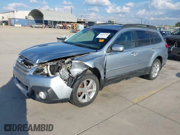 ✅ 2014 Subaru Outback Limited • VIN: 4S4BRCLC8E3215861 • Лот: 43518730. Опубликован ранее на IAAI с пробегом 146 987 миль. Бесплатный доступ к архиву аукционных продаж из США и подробный отчёт об истории автомобиля на DreamBid. Изображение 17.