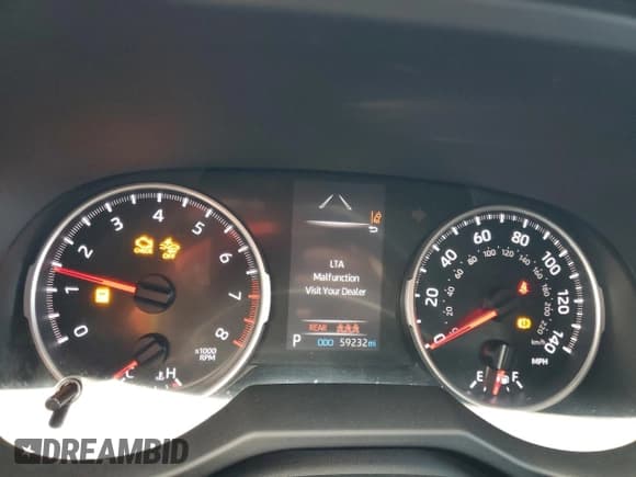 ✅ 2021 Toyota RAV4 LE • VIN: 2T3H1RFV6MC134683 • Lot: 92501225. Listed on Copart with 59,232 mi. Free auction sales archive from the USA and detailed vehicle history report at DreamBid. Image 9.