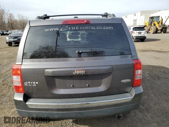 ✅ 2016 Jeep Patriot High Altitude • VIN: 1C4NJRFB7GD522479 • Lot: 91968565. Wystawiony na Copart z przebiegiem 66 430 mil. Bezpłatny archiwum sprzedaży aukcyjnych z USA i szczegółowy raport historii pojazdu na DreamBid. Zdjęcie 6.