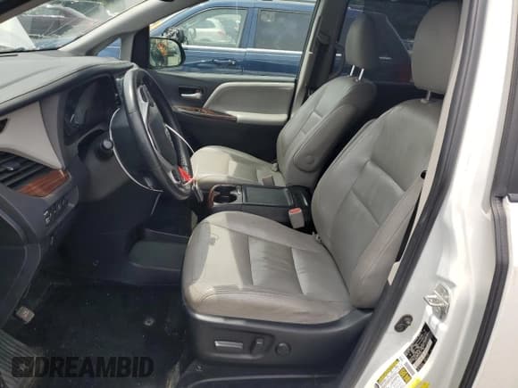 ✅ 2018 Toyota Sienna XLE • VIN: 5TDDZ3DC2JS192436 • Lot: 62954895. Listed on Copart with Not provided. Free auction sales archive from the USA and detailed vehicle history report at DreamBid. Image 7.