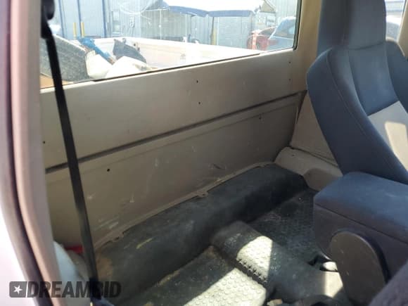 ✅ 2004 Ford Ranger XL • VIN: 1FTYR14UX4PB09879 • Lot: 70521975. Listed on Copart with 149,988 mi. Free auction sales archive from the USA and detailed vehicle history report at DreamBid. Image 10.