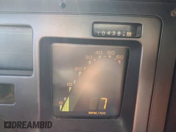 1989 Chevrolet Corvette with VIN 1G1YY3186K5109742, listed as a Copart auction lot 45378375 with 104,385 mi miles and Salvage title. Bid and sale history available at DreamBid. Image 9.