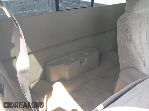 ✅ 1998 GMC Sonoma SLS • VIN: 1GTDT19W7W8511544 • Lot: 42580517. Listed on IAAI with 241,964 mi. Free auction sales archive from the USA and detailed vehicle history report at DreamBid. Image 8.