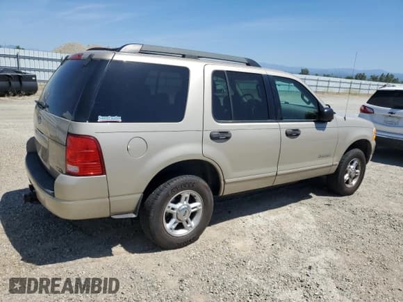 ✅ 2005 Ford Explorer XLT • VIN: 1FMZU73E85ZA18224 • Lot: 55855745. Wystawiony na Copart z przebiegiem Nie podano. Bezpłatny archiwum sprzedaży aukcyjnych z USA i szczegółowy raport historii pojazdu na DreamBid. Zdjęcie 3.