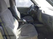 ✅ 2002 Chevrolet S-10 LS • VIN: 1GCDT13WX2K196938 • Лот: 41652867. Опубликован ранее на IAAI с пробегом 182 635 миль. Бесплатный доступ к архиву аукционных продаж из США и подробный отчёт об истории автомобиля на DreamBid. Изображение 5.