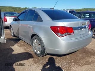 ✅ 2016 Chevrolet Cruze LS • VIN: 1G1PC5SH6G7160237 • Lot: 43512249. Wystawiony na IAAI z przebiegiem 173 312 mil. Bezpłatny archiwum sprzedaży aukcyjnych z USA i szczegółowy raport historii pojazdu na DreamBid. Zdjęcie 3.
